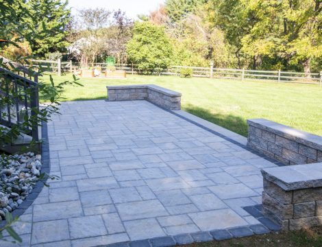 hardscaped patio with retaining wall